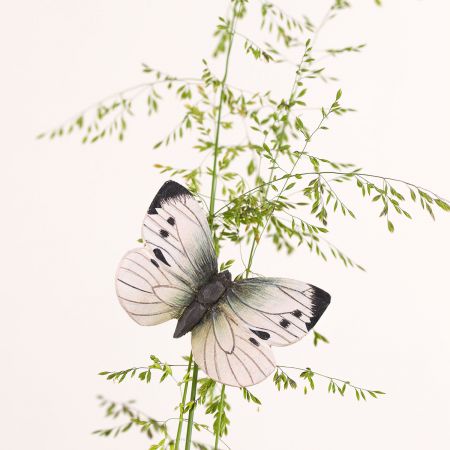 Großer Kohlweißling handgeschnitzter Schmetterling mit Magnet