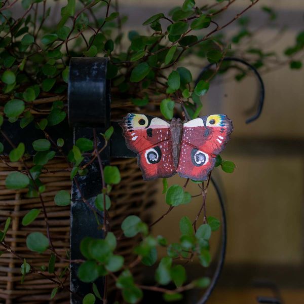 Tagpfauenauge handgeschnitzter Schmetterling mit Magnet