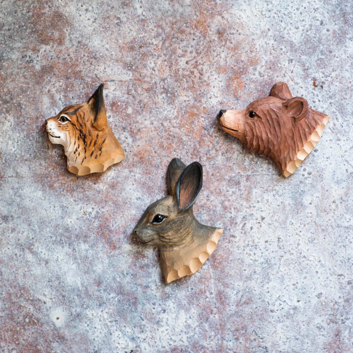 Magnet Braunbär handgeschnitzt