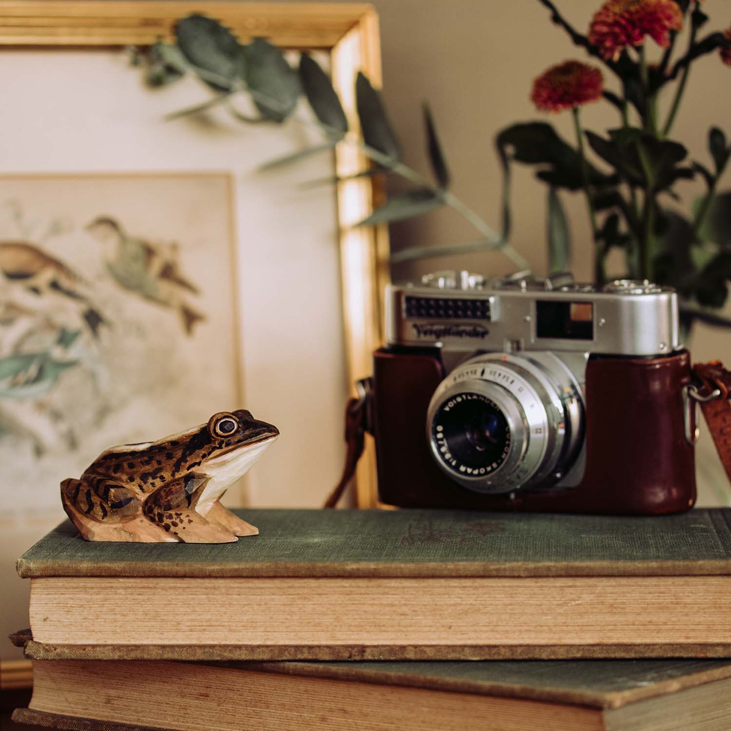 Moorfrosch handgeschnitzt