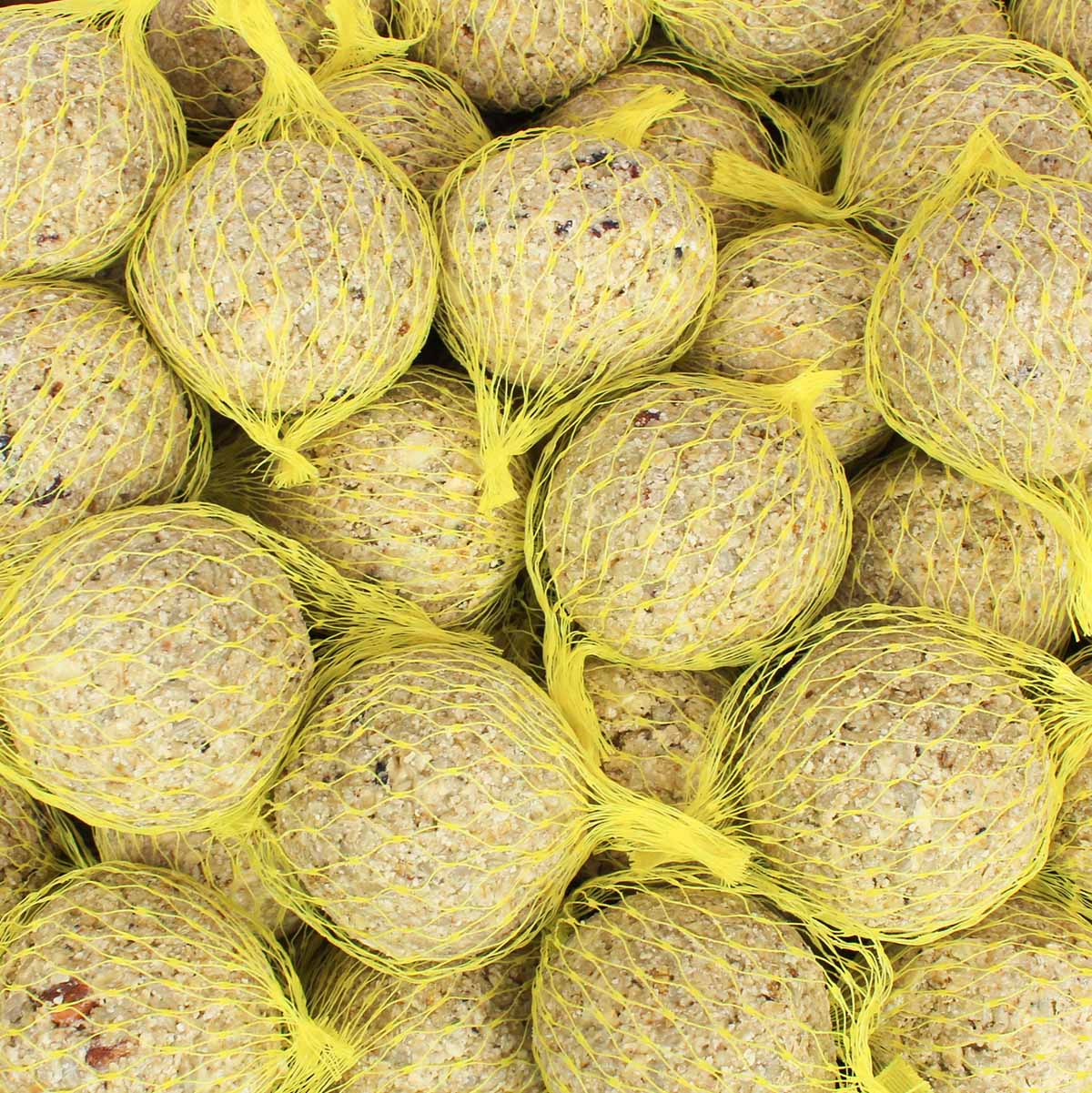 100 Meisenknödel mit Beeren und Insekten MIT NETZ im SPARPAKET