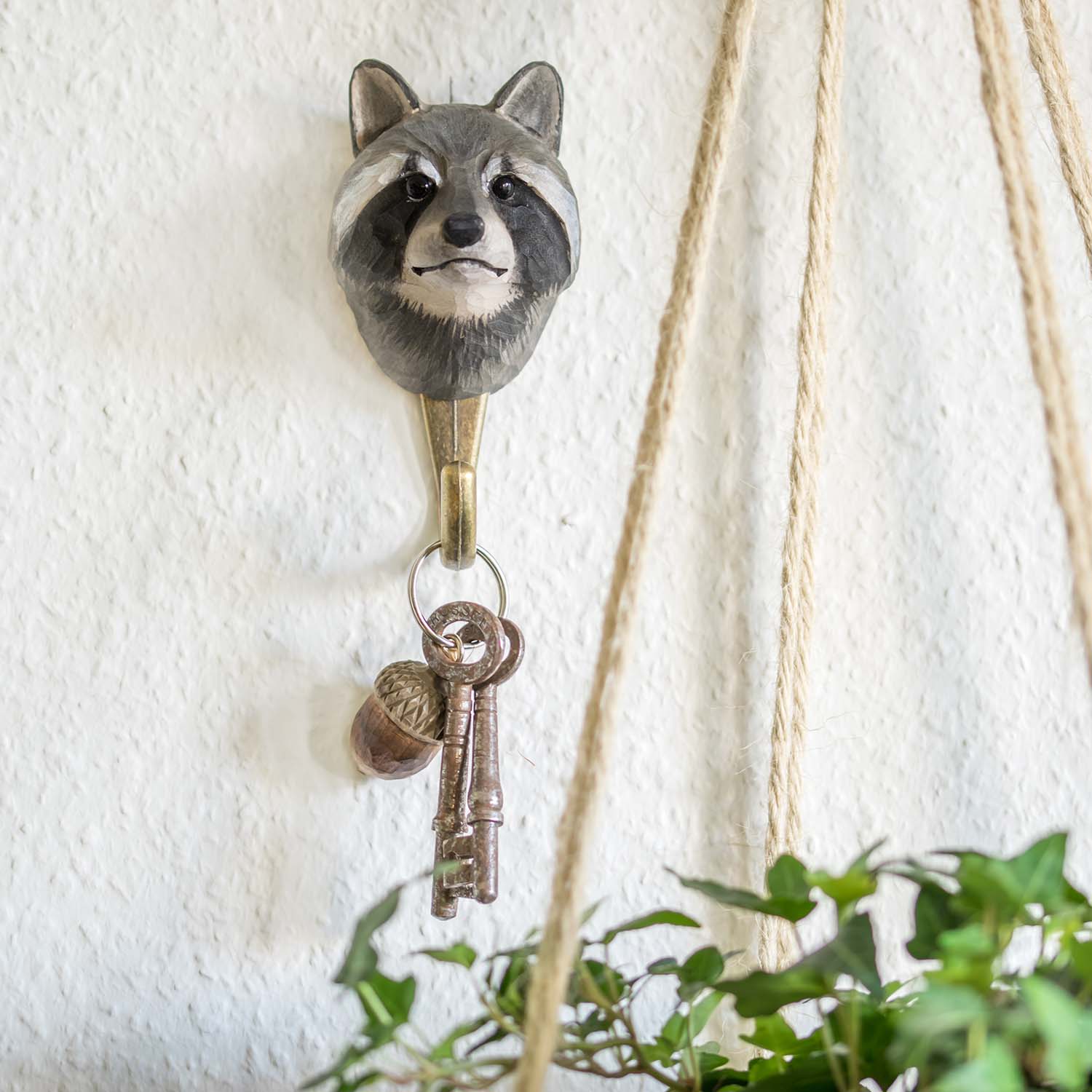 Wildlife Garden Haken Waschbär handgeschnitzt