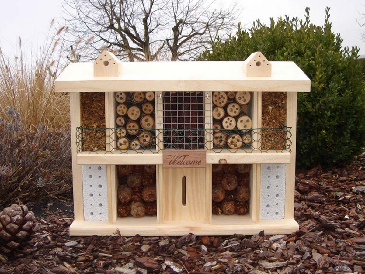 Insektenhotel reinigen?