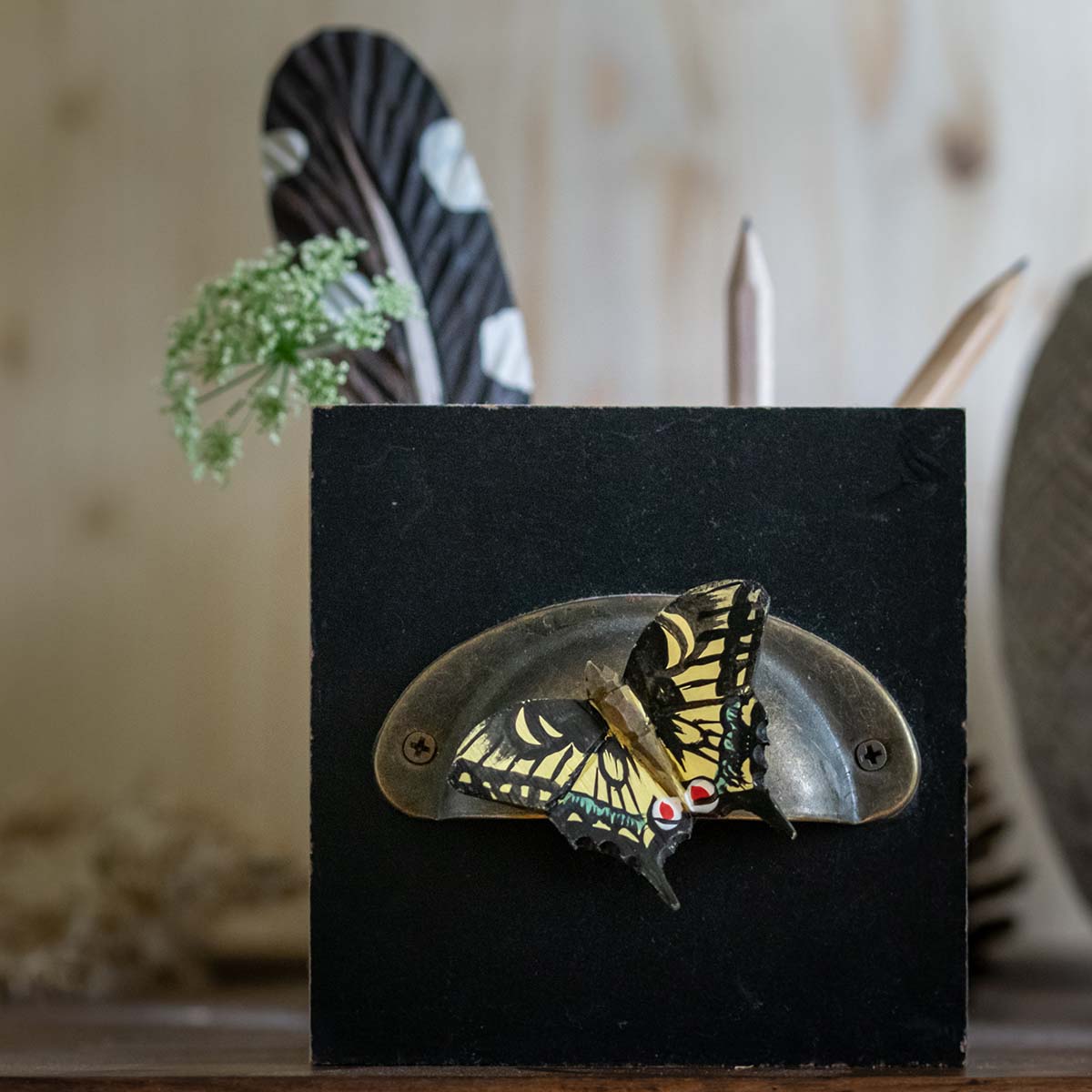 Schwalbenschwanz handgeschnitzter Schmetterling mit Magnet