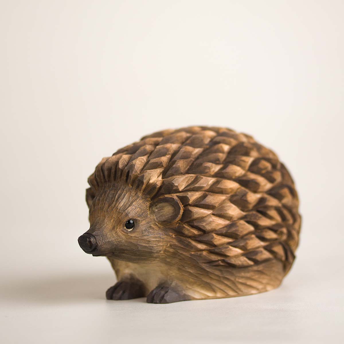 Igel handgeschnitzt